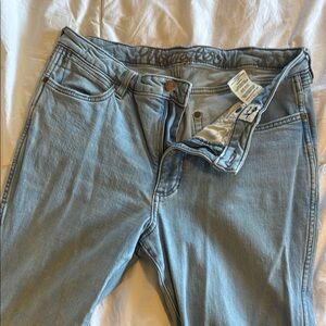 Light Blue Skinny Jeans with Faded Denim and Soft Texture